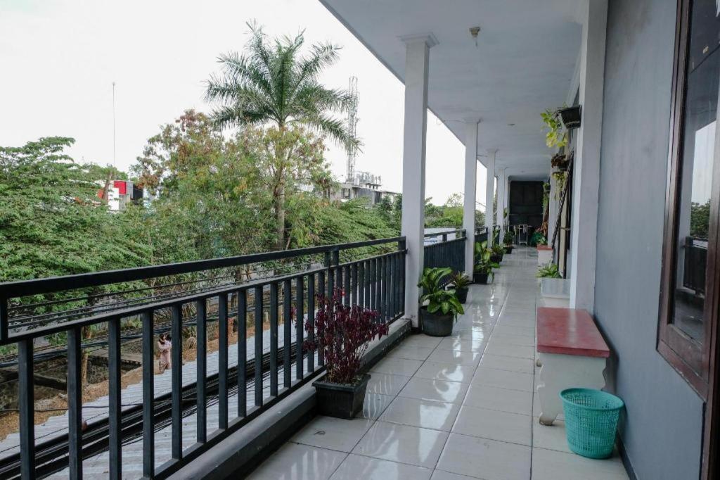 Sawojajar Inn Malang Exteriör bild